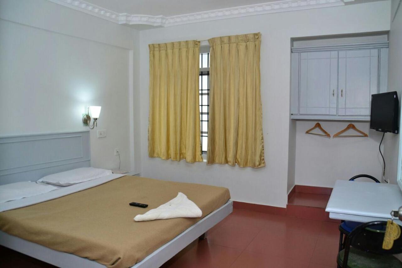 Cokkers Tower Hotel Kodaikanal Exterior photo